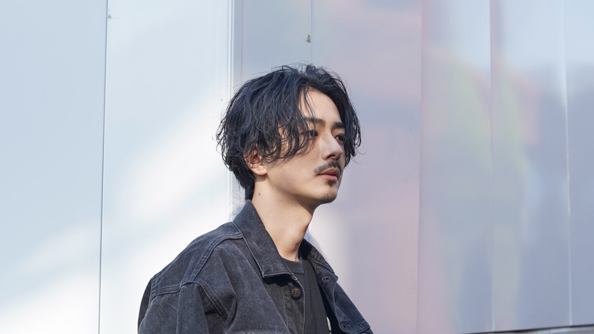 【垢抜け】ミディアムヘアのメンズパーマが今アツい！